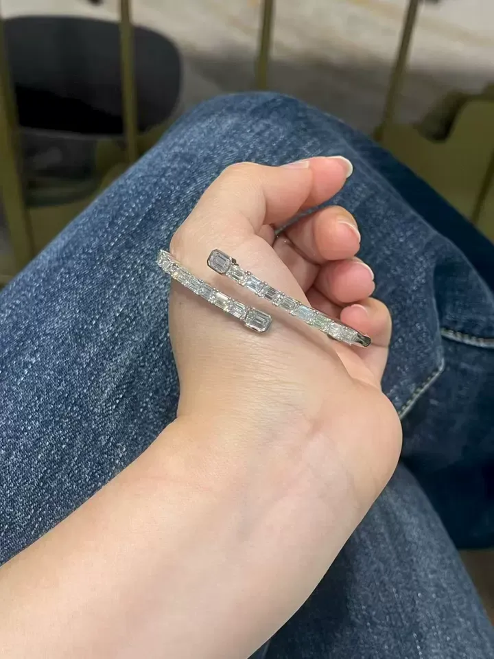 Customer photo 2 from a Kingdom Bracelet Emerald Cuff review