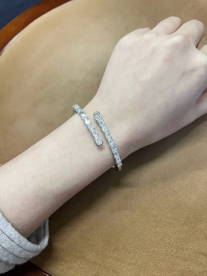 Customer photo 1 from a Kingdom Bracelet Emerald Cuff review