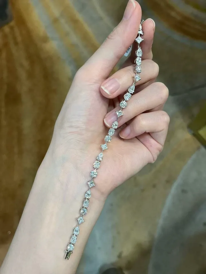 Customer photo 3 from a Kingdom Bracelet Fancy Cut review