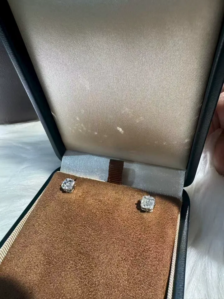 Customer photo 3 from a Kingdom Earrings Asscher Cut review