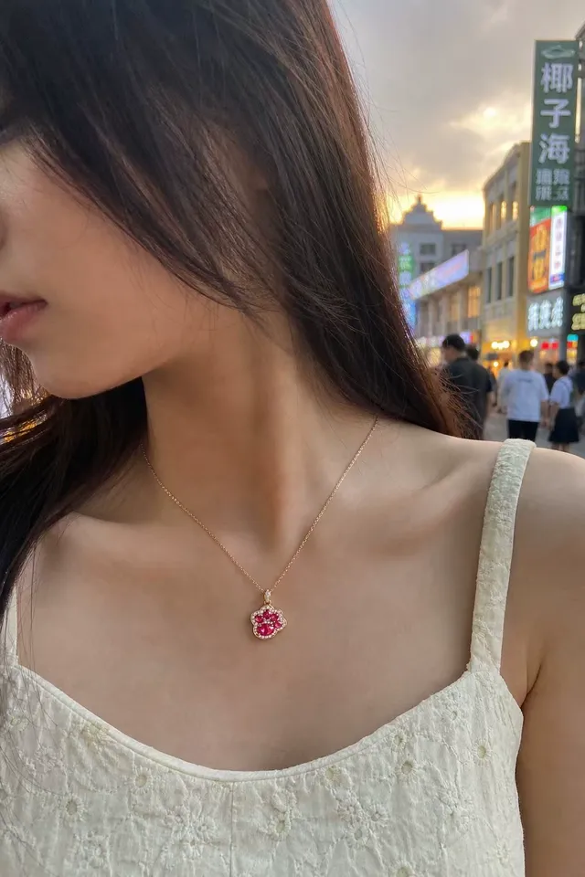 Customer photo 1 from a Kingdom Necklace Cat Paw review