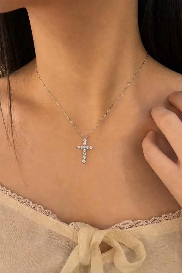 Customer photo 1 from a Kingdom Necklace Cross review