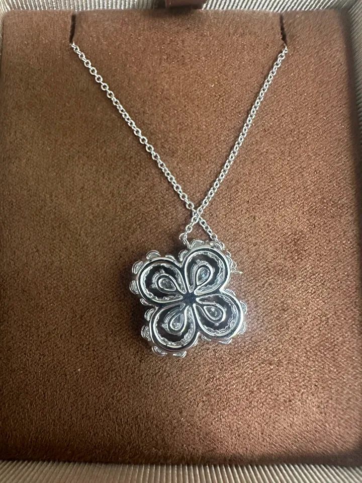 Customer photo 1 from a Kingdom Necklace Four-Leaf Clover review