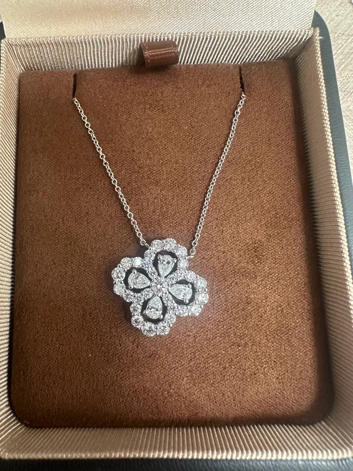 Customer photo 2 from a Kingdom Necklace Four-Leaf Clover review