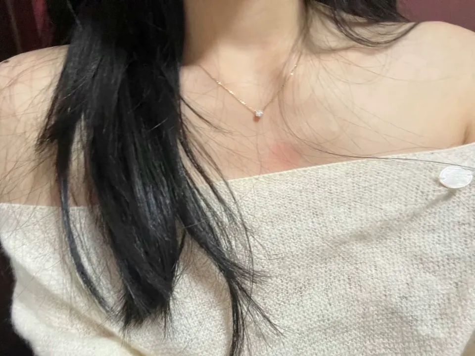 Customer photo 5 from a Kingdom Necklace Six Prong review
