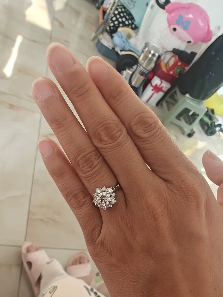 Customer photo 3 from a Kingdom Ring Starburst Halo review
