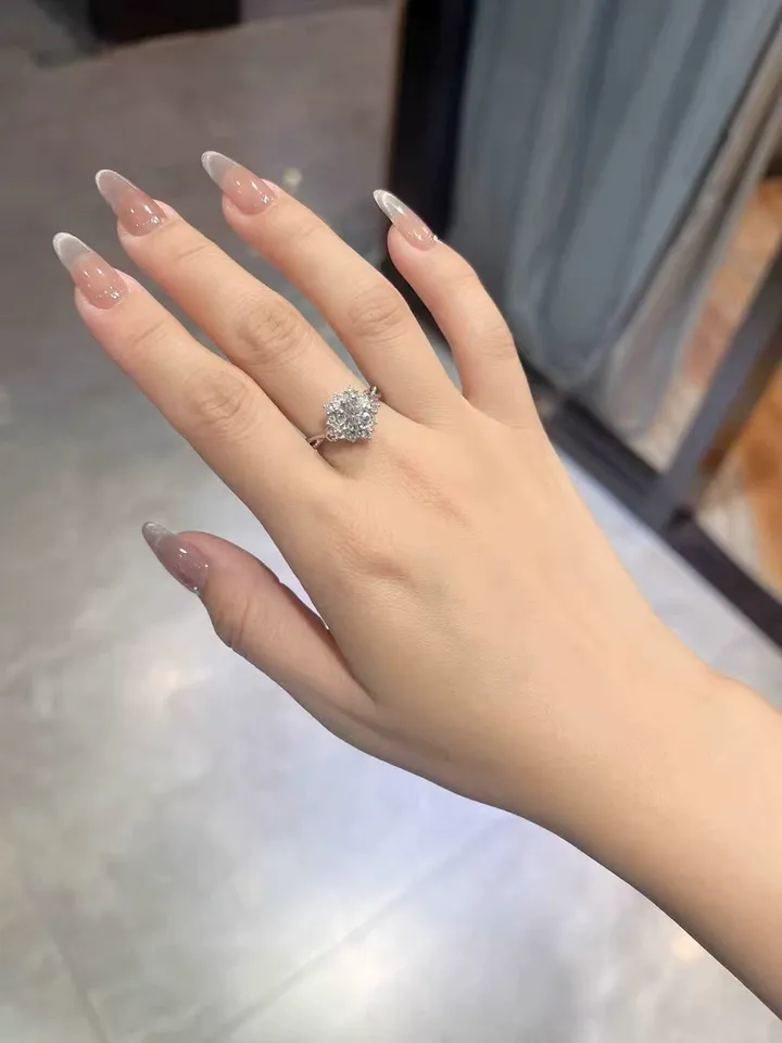 Customer photo 1 from a Kingdom Ring Starburst Halo review