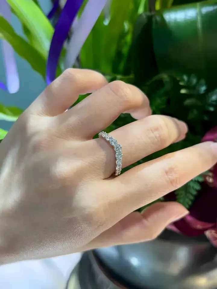 Customer photo 2 from a Kingdom Ring V-Shape Eternity review
