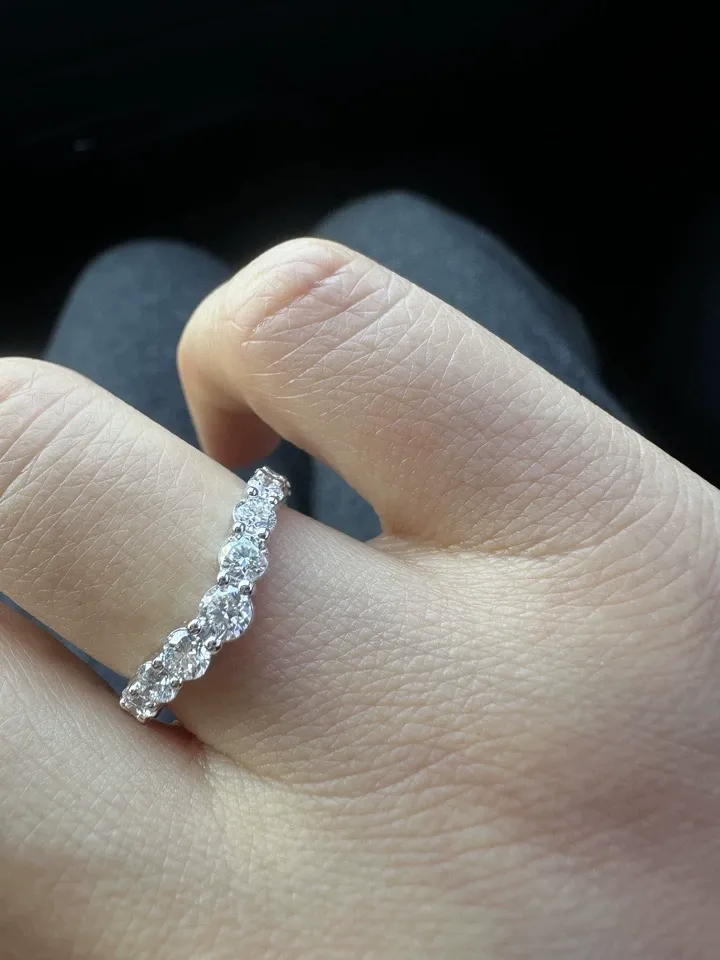 Customer photo 2 from a Kingdom Ring V-Shape Eternity review